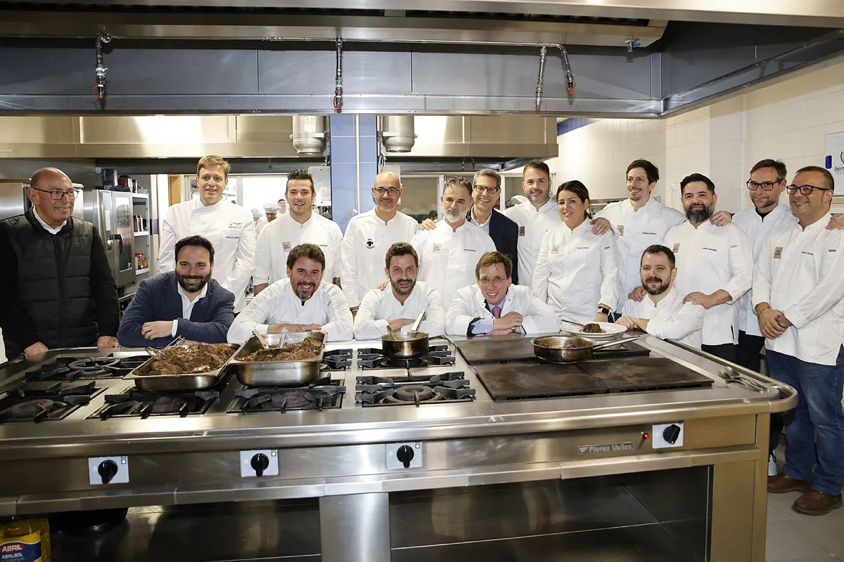 Jos Luis Martnez-Almeida, en la tradicional comida solidaria de Provacuno: "Para una ciudad como Madrid es fundamental no dejar a nadie atrs"